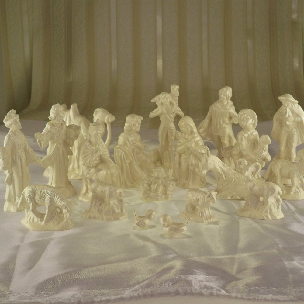 Nativity 19 Peace Ceramic/Porcelain Hand Painted
